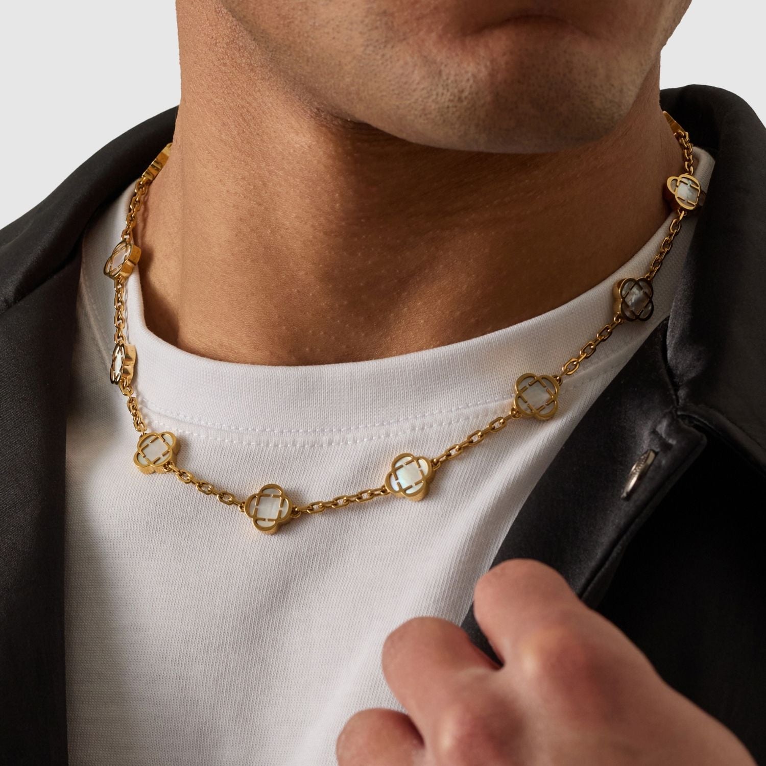 White Clover Stone Necklace (Gold)