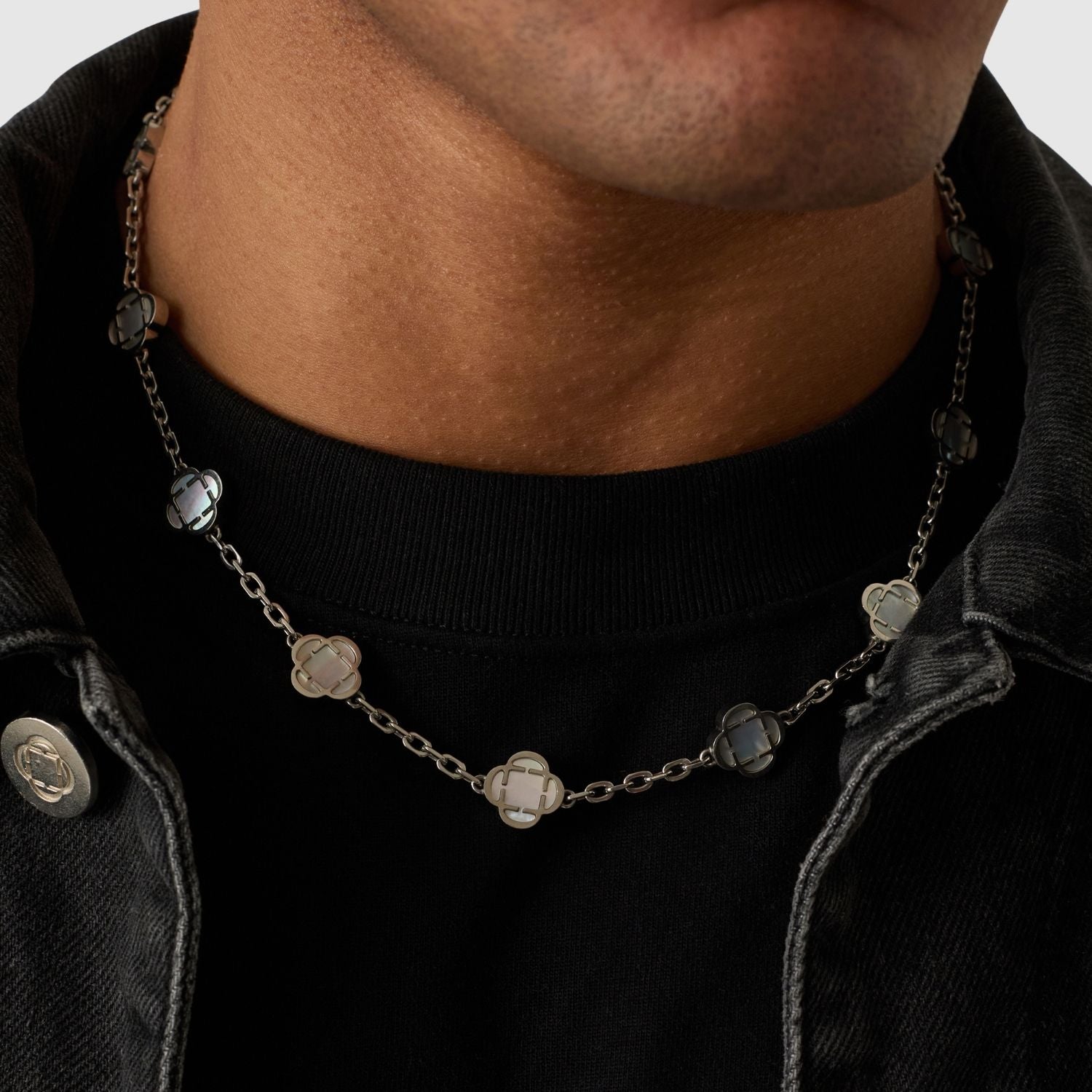 White Clover Stone Necklace (Silver)